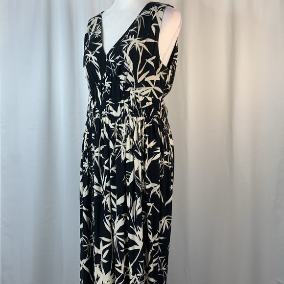 Express Black Maxi Dress with White Palm Print- NWT_-S - Picture 7 of 16